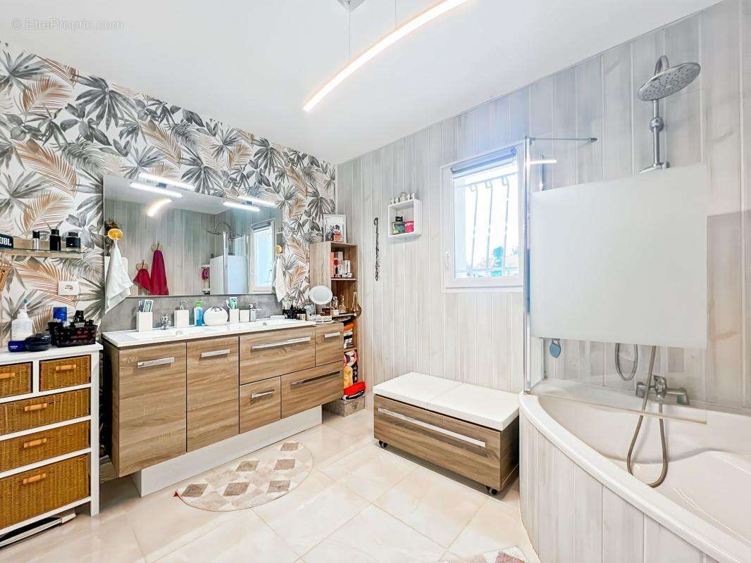 Maison à RAZAC-SUR-L'ISLE