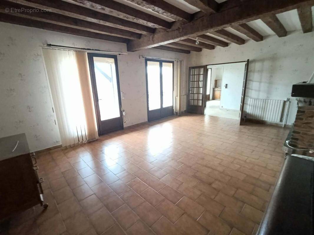 Appartement à AIX-EN-OTHE