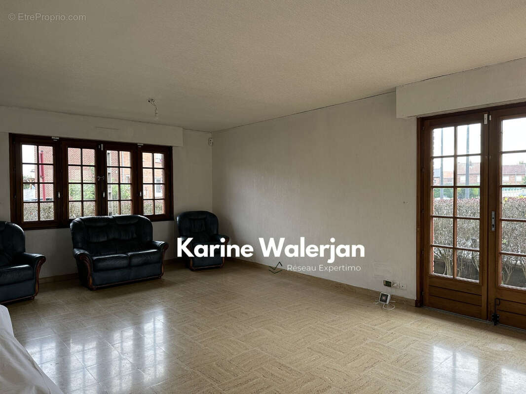 Maison à COURRIERES