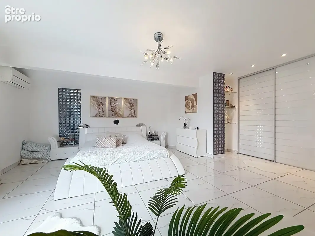 Maison familiale avec piscine et garage à Mées - photo 11