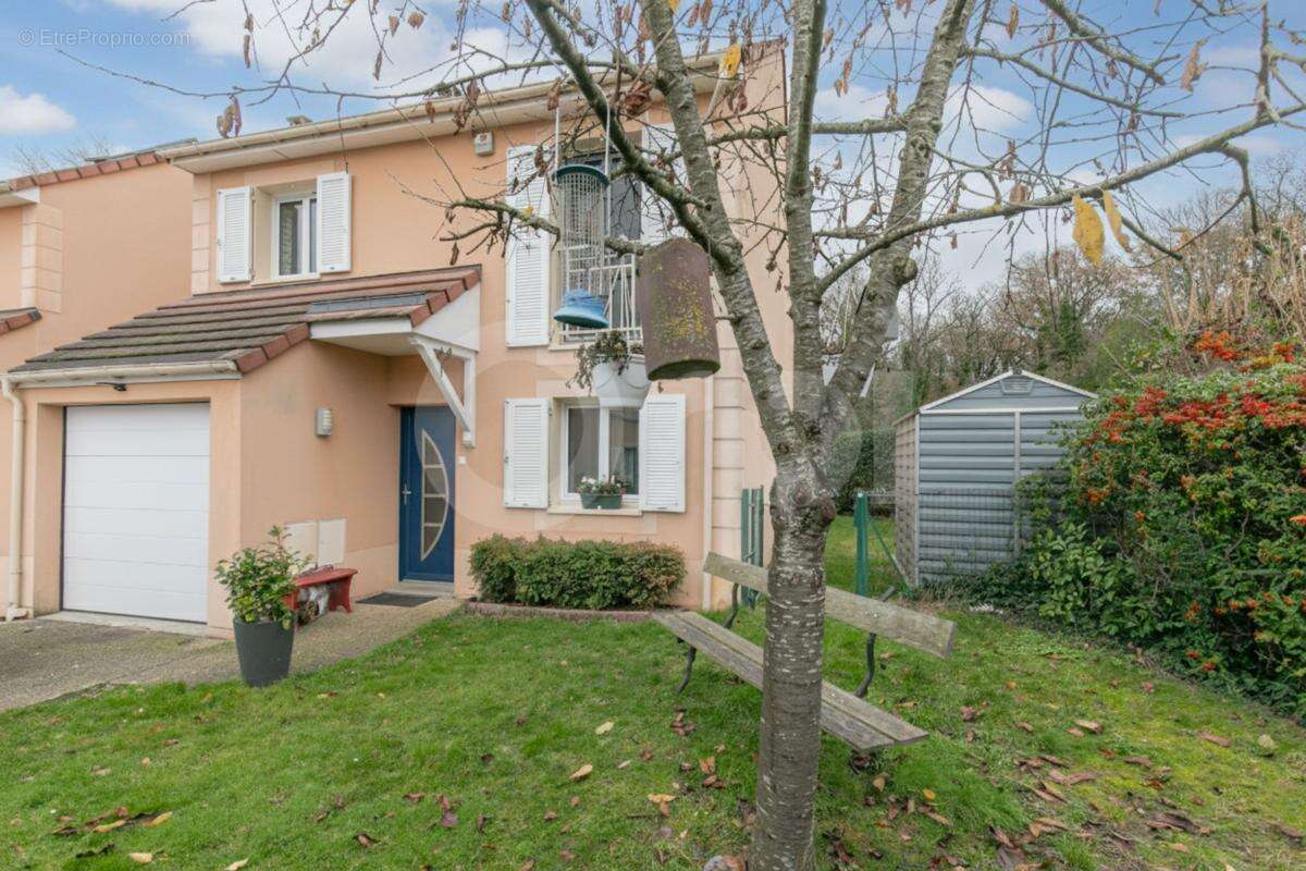 Maison à LIMEIL-BREVANNES