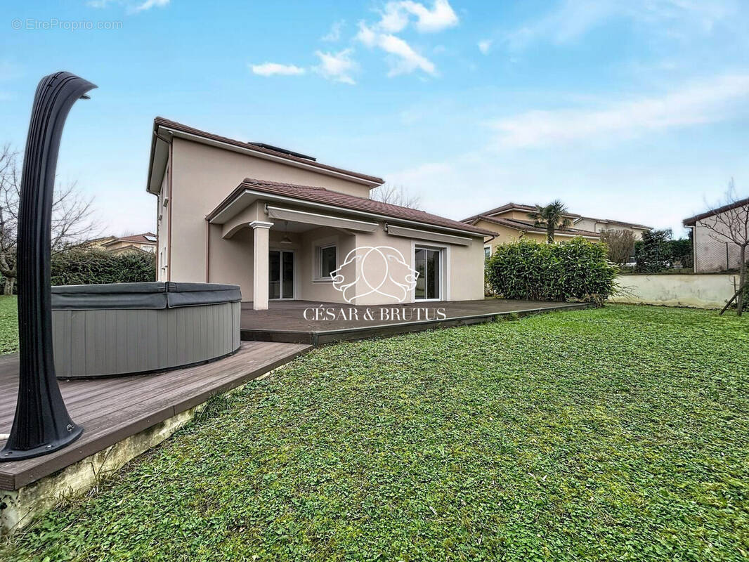 Maison à VILLEFONTAINE