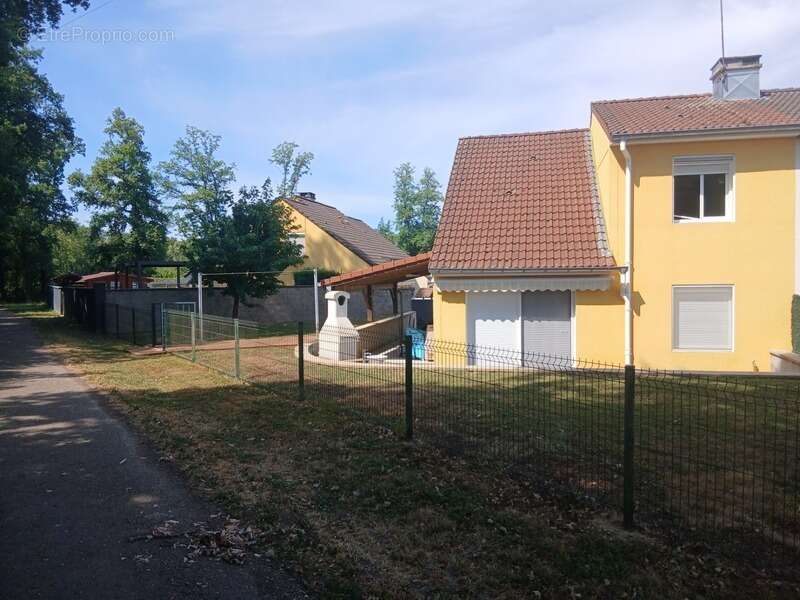 Maison à vendre 4 pièces VILLERSEXEL (70) - photo 3