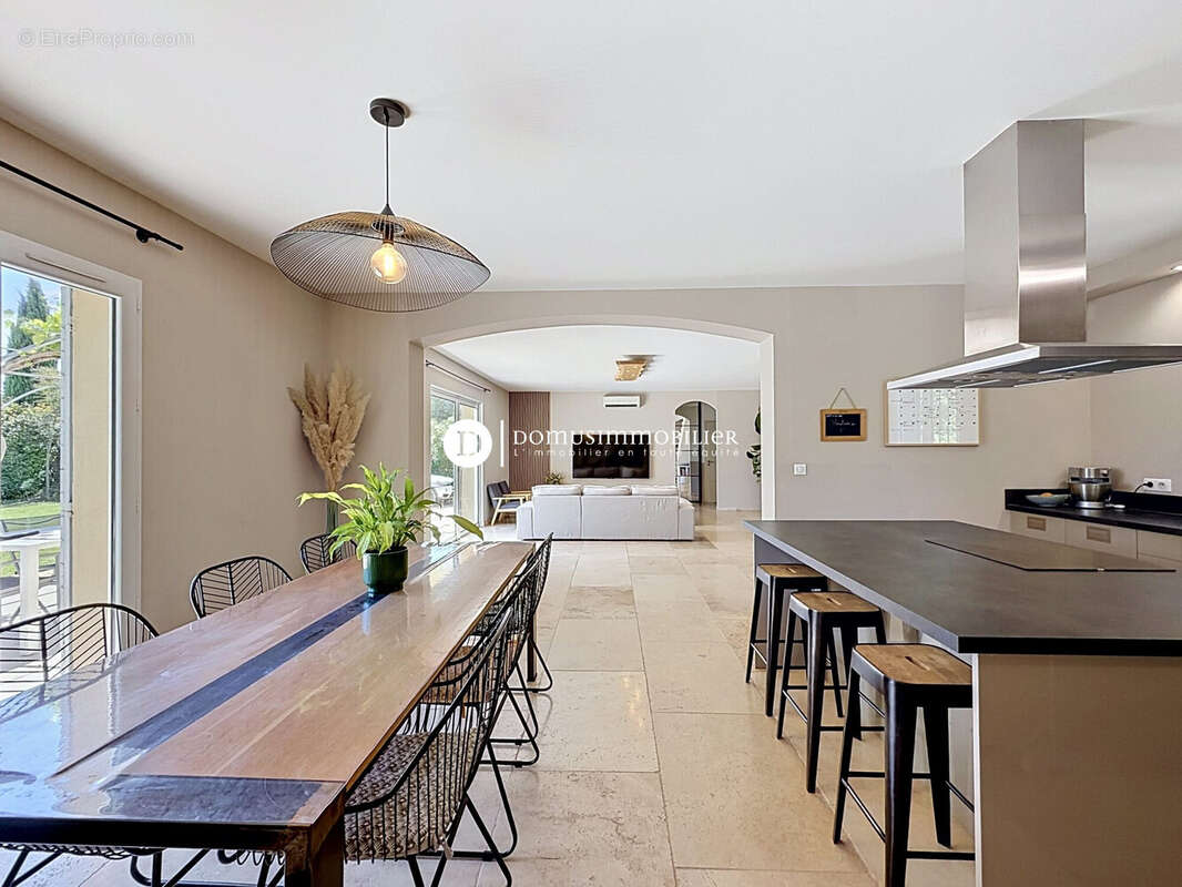 Maison 130 m² à Saint-Saturnin-Les-Avignon  - photo 9