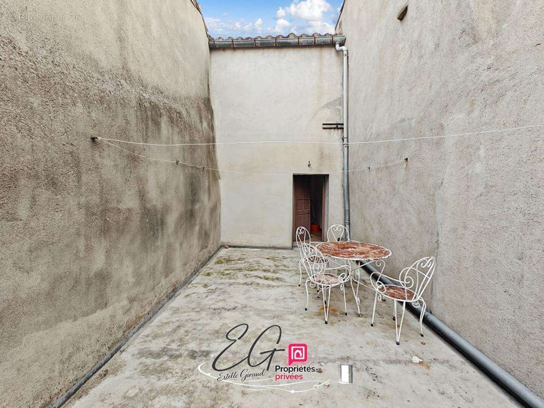 Maison en pierre avec tomettes, terrasse et atelier ? Rieux-Minervois - photo 2