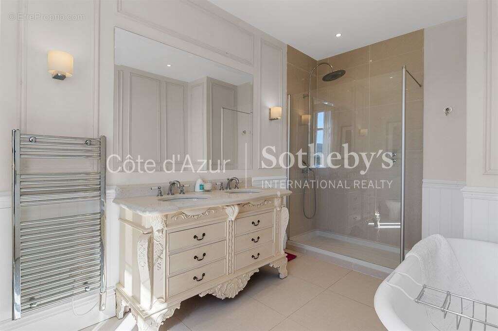 Maison à MANDELIEU-LA-NAPOULE