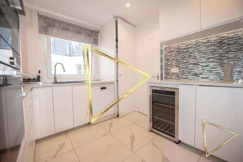 Appartement à PARIS-1E