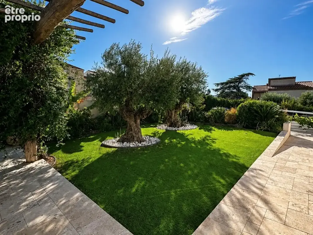 Fleury d'Aude Villa d'exception de type V de plain pied avec garage en sous-sol, SH 224 m2  avec vue dominante - photo 6