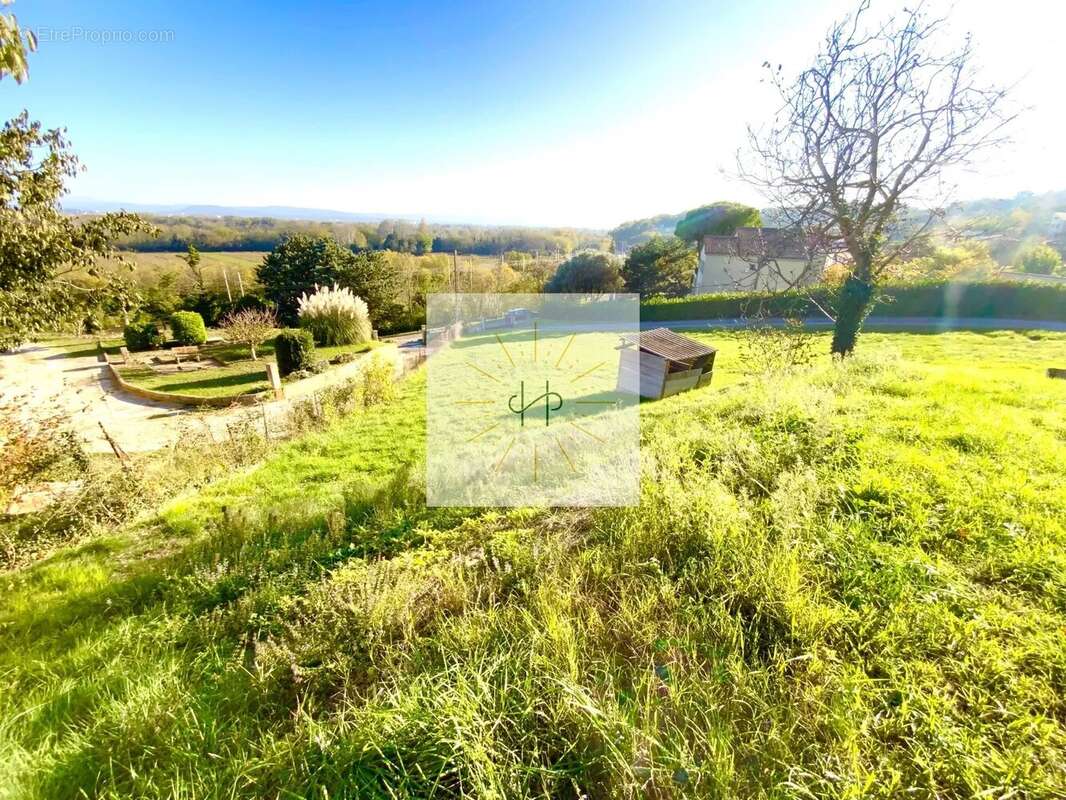 Terrain à MONTELIMAR