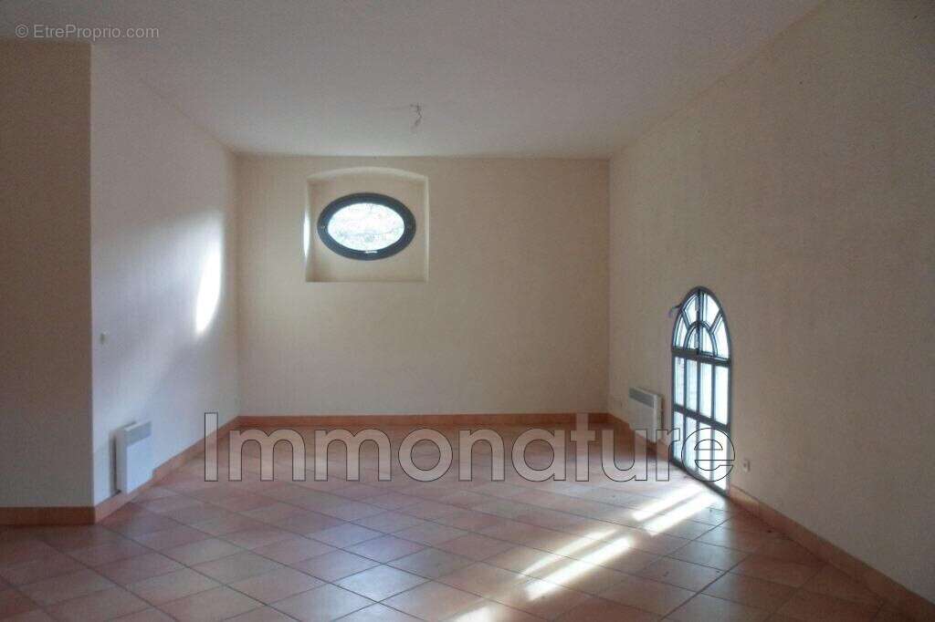 Appartement à LAROQUE