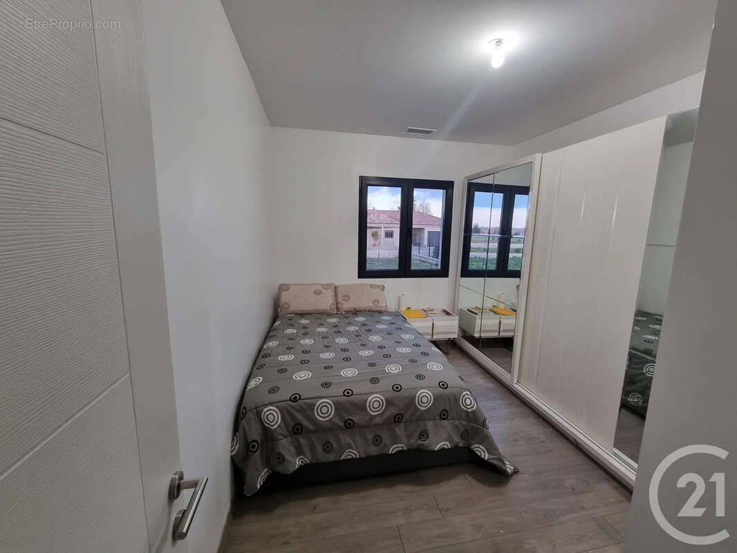 Maison à SAINTE-COLOMBE-EN-BRUILHOIS