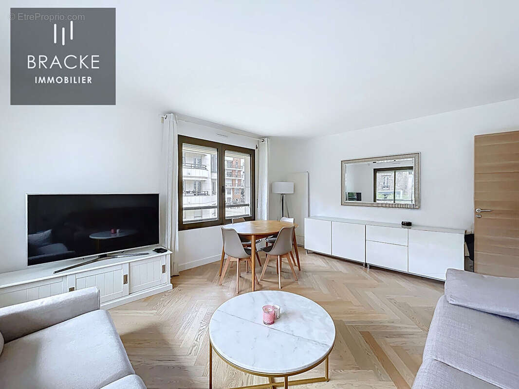 Appartement à COURBEVOIE