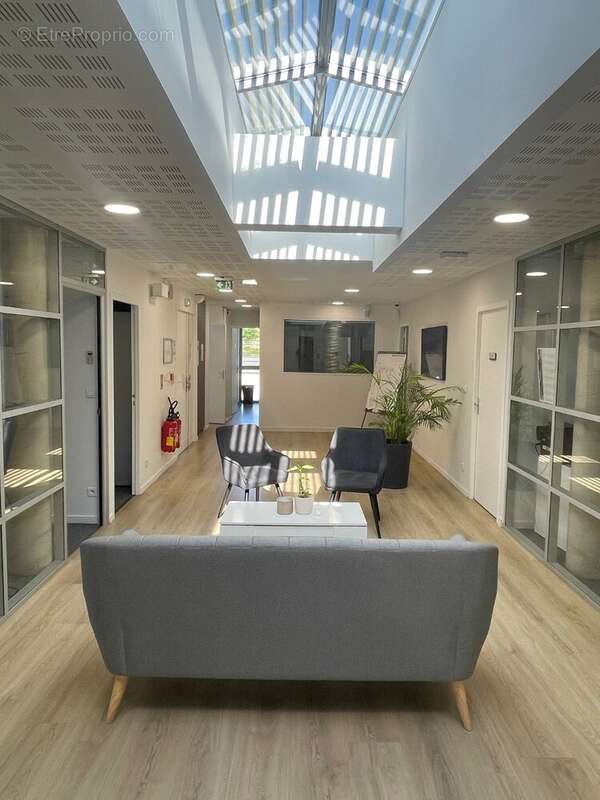 Commerce à PRADES-LE-LEZ