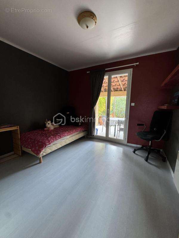 Maison à SAINT-SERIES