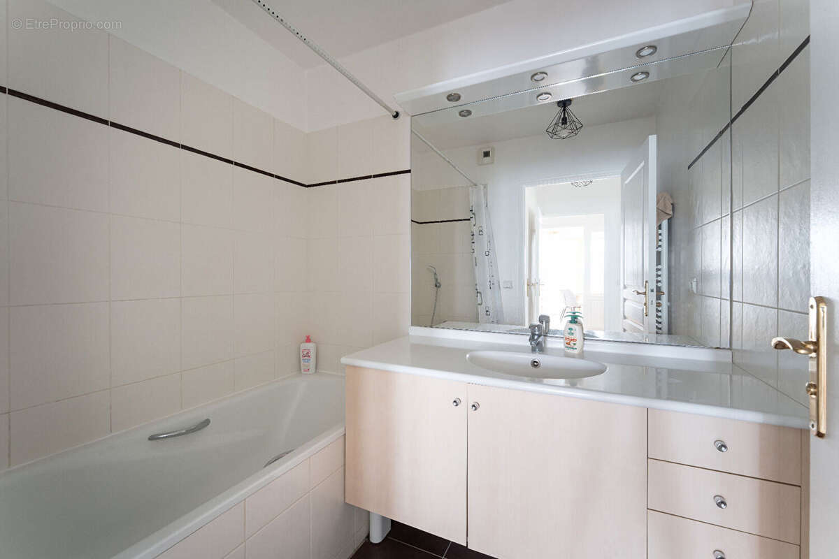 Appartement à LE PLESSIS-ROBINSON