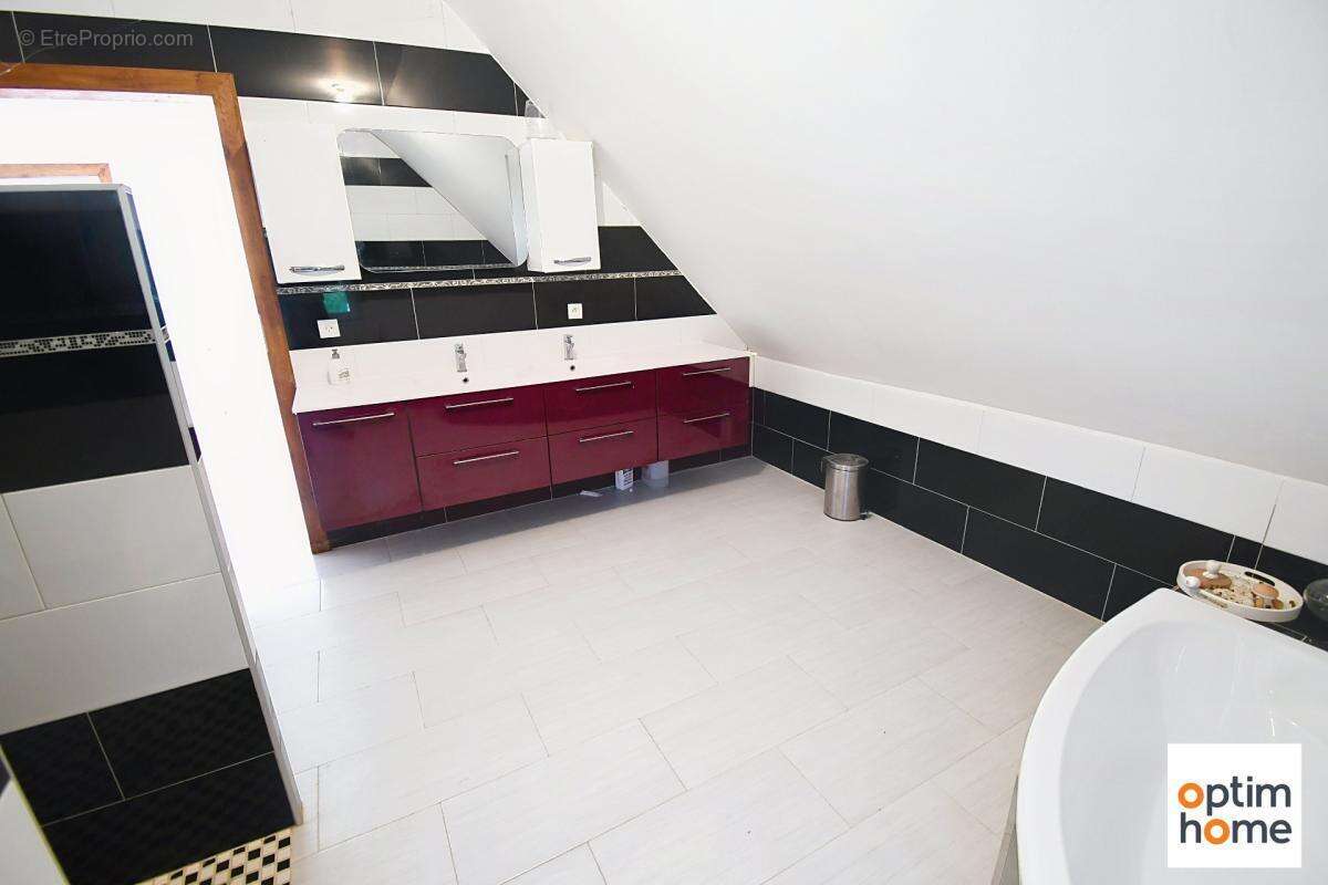 Tres belle maison individuelle - 4 chambres - 2 salles de bain - 2 garages - terrain de 25 ares - photo 29