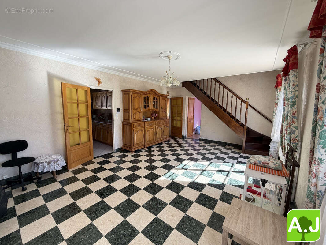 Maison à EZY-SUR-EURE