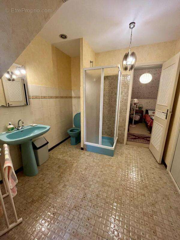 Maison à NOTRE-DAME-DE-SANILHAC