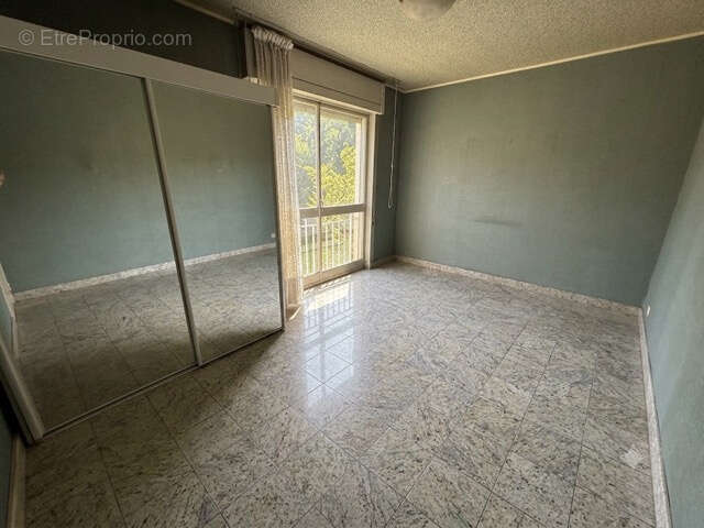 Appartement t4 87 m2 env avec balcons a vendre proche centre aix en provence - photo 5