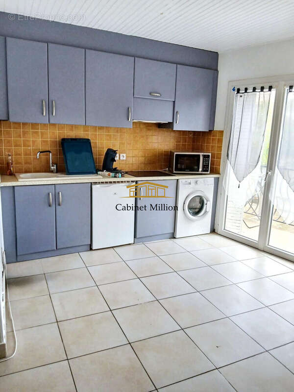 Appartement à VIC-LA-GARDIOLE