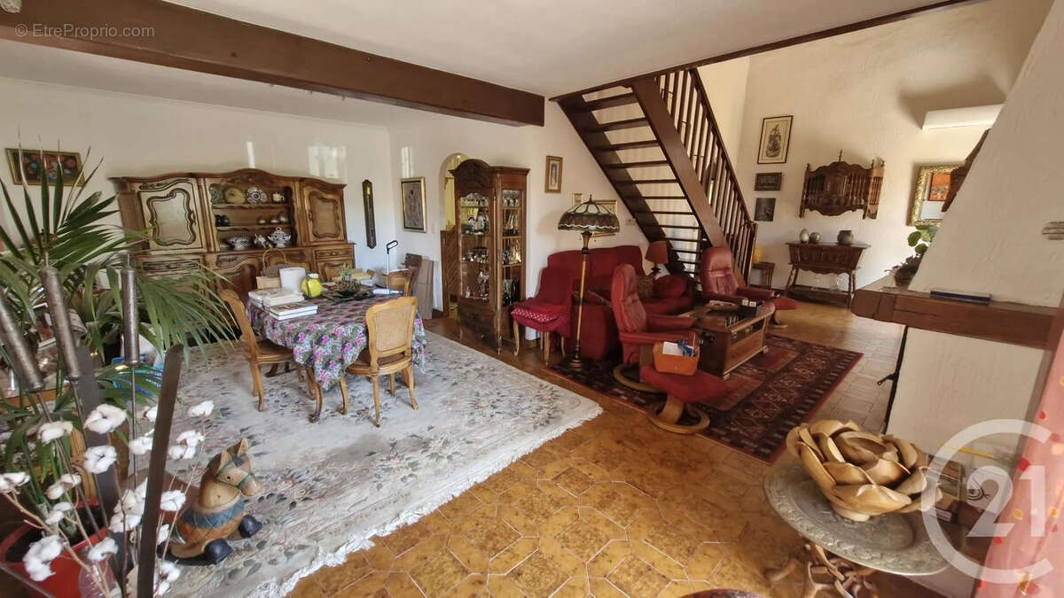 Maison à SIX-FOURS-LES-PLAGES