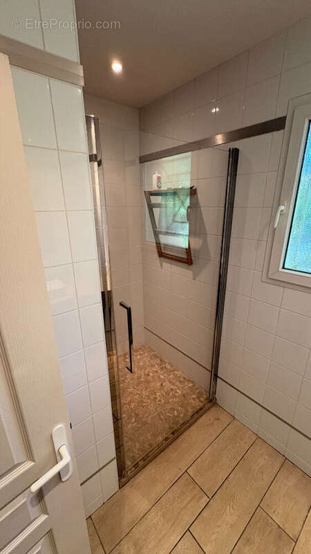 Prestations haut de gamme pour cette maison de 7 pièce(s) 200 m2 - photo 10