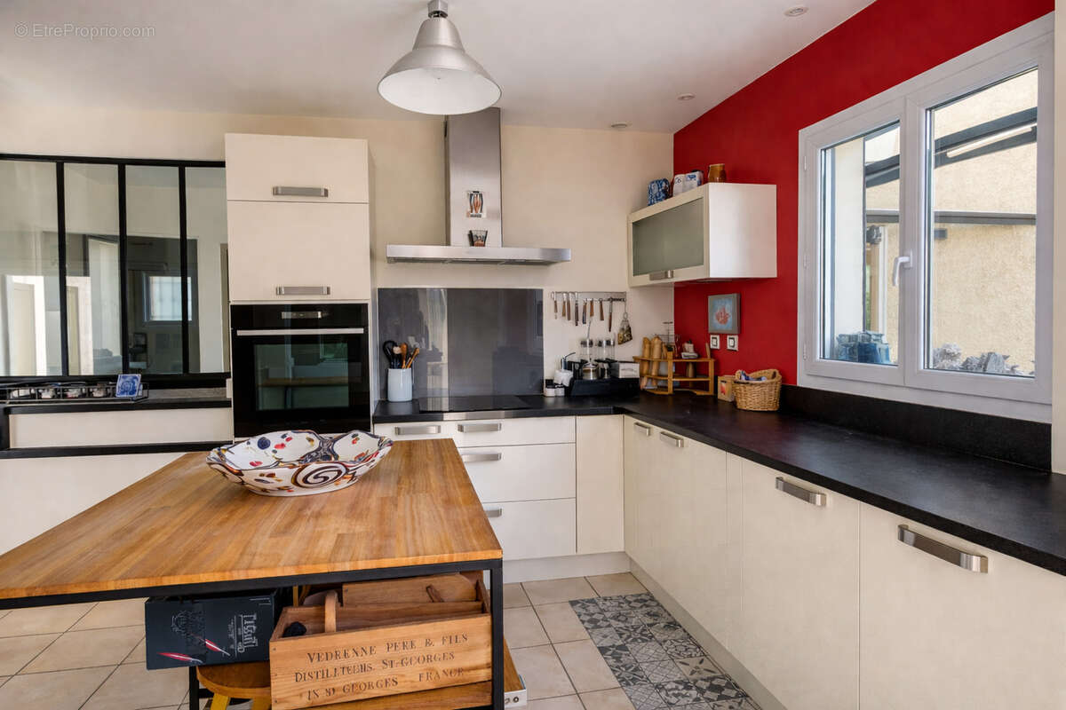 Maison à MONTBOUCHER-SUR-JABRON