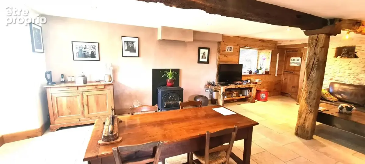 Corps de ferme rénové sur 3857m² de terrain. - photo 4