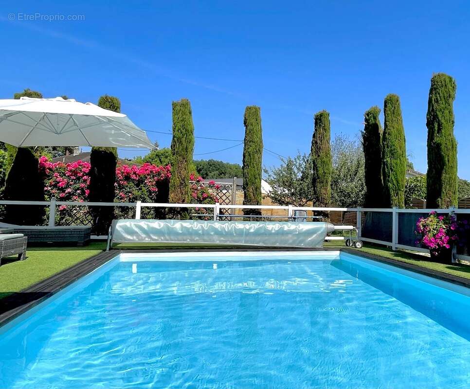 Belle Maison Présentée avec Appartement d’Amis, Piscine et Jardin Clos - photo 13