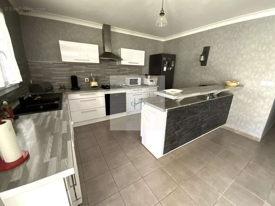 Maison à MONTELIMAR