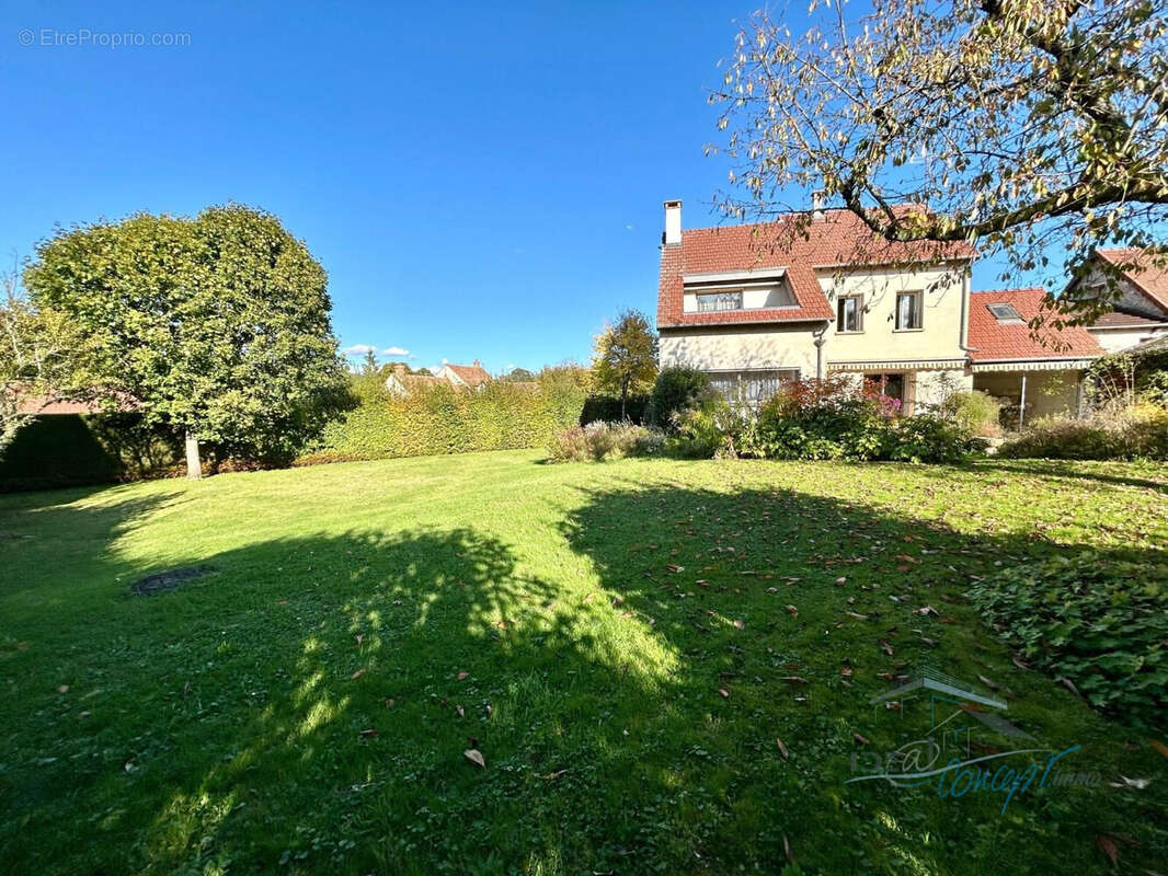 Maison à JANVILLE-SUR-JUINE