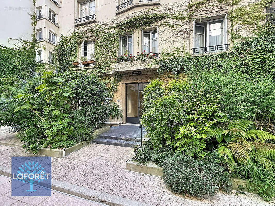 Appartement à PARIS-7E