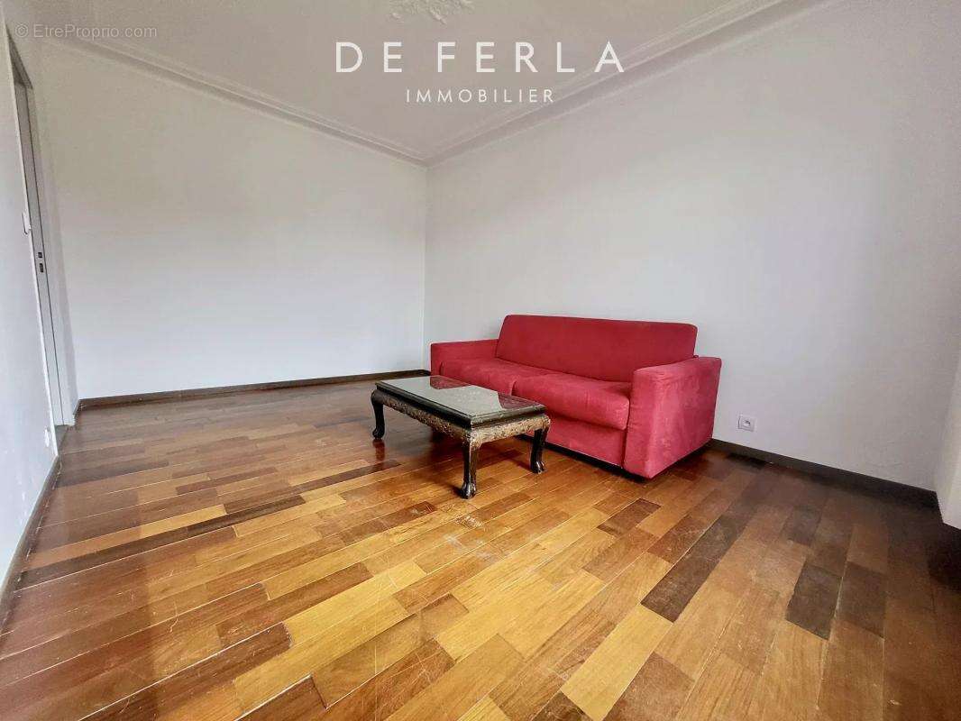 Appartement à PARIS-10E