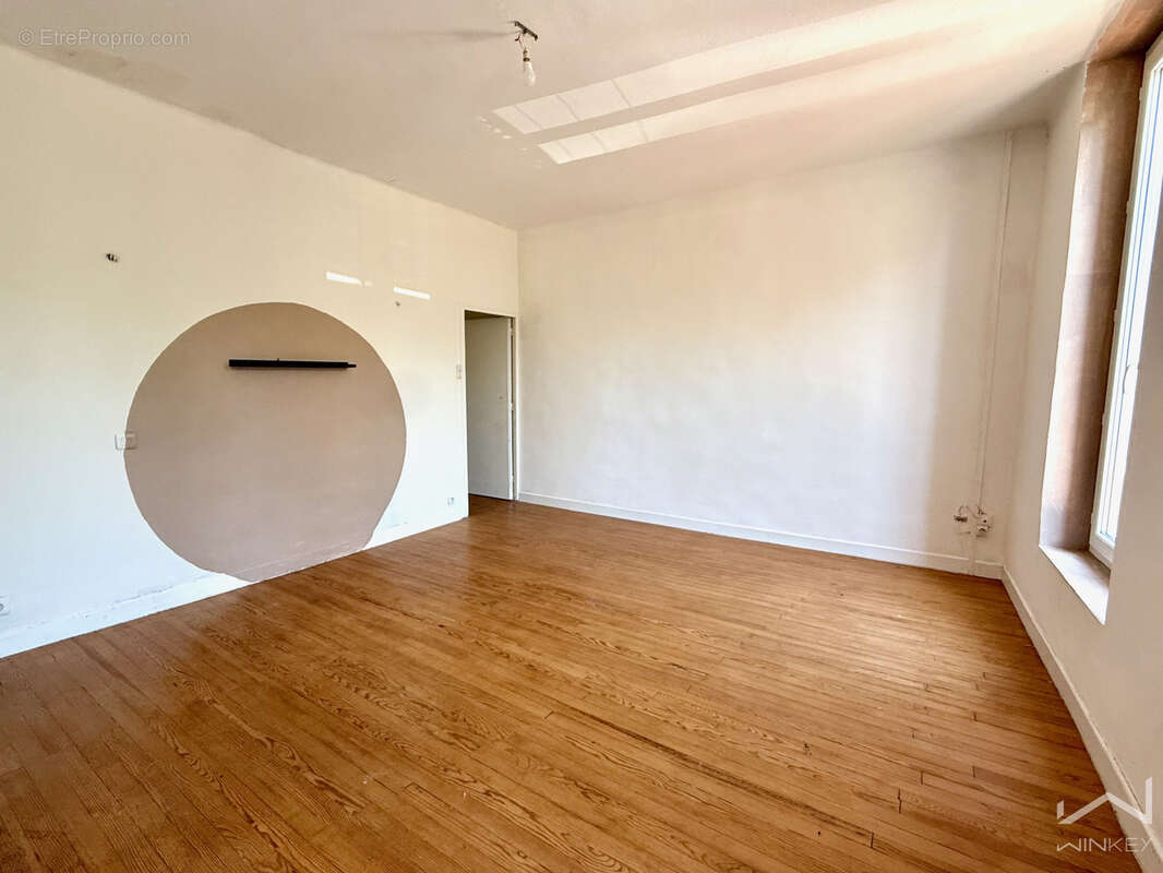 Nathalie sinard vous présente cette maison de ville indépendante à valréas   3 chambres   fort potentiel d'amé - photo 5