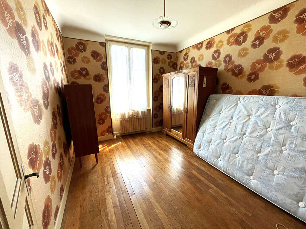 Maison à SAINT-GERVAIS-D&#039;AUVERGNE