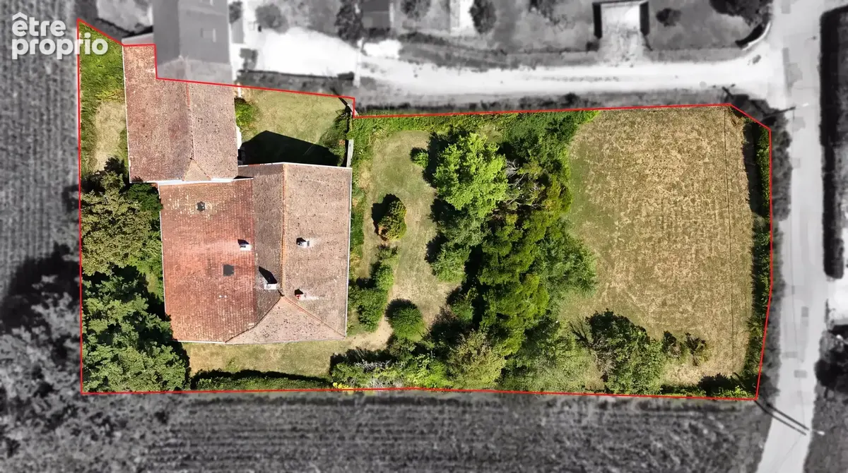Anglefort : Maison forte T9 à rénover - photo 16