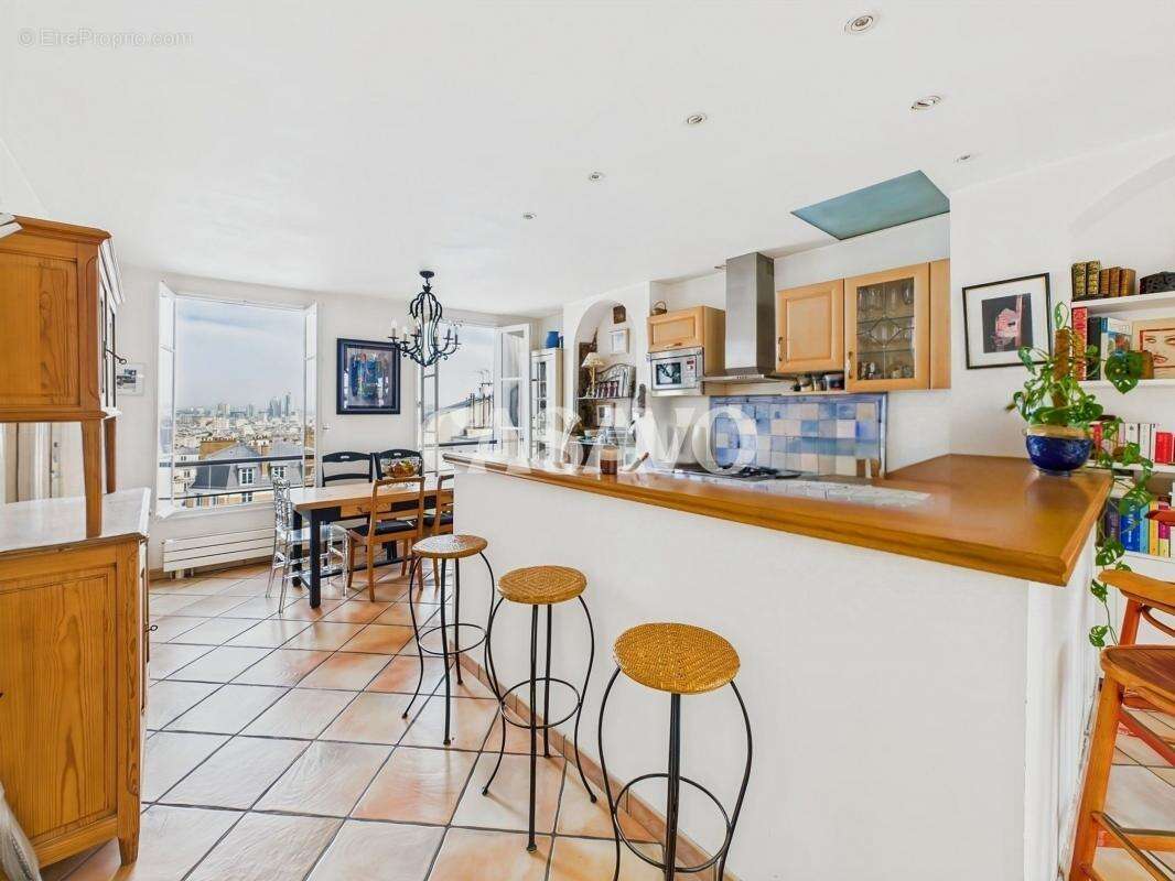 Appartement à PARIS-18E