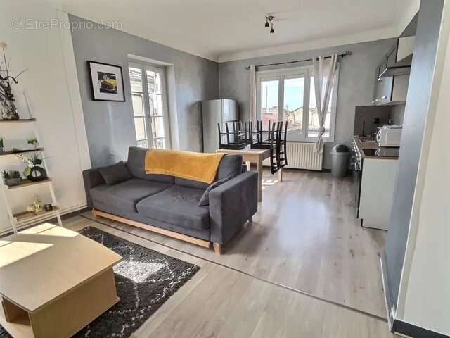 IMMEUBLE avec 3 appartements, une terrasse et un grand garag - photo 10