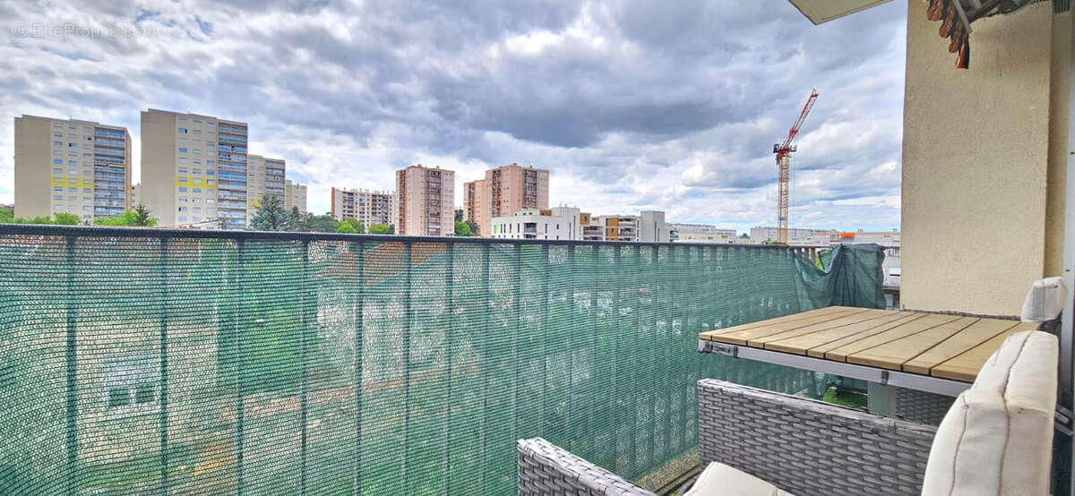 Appartement à BRON
