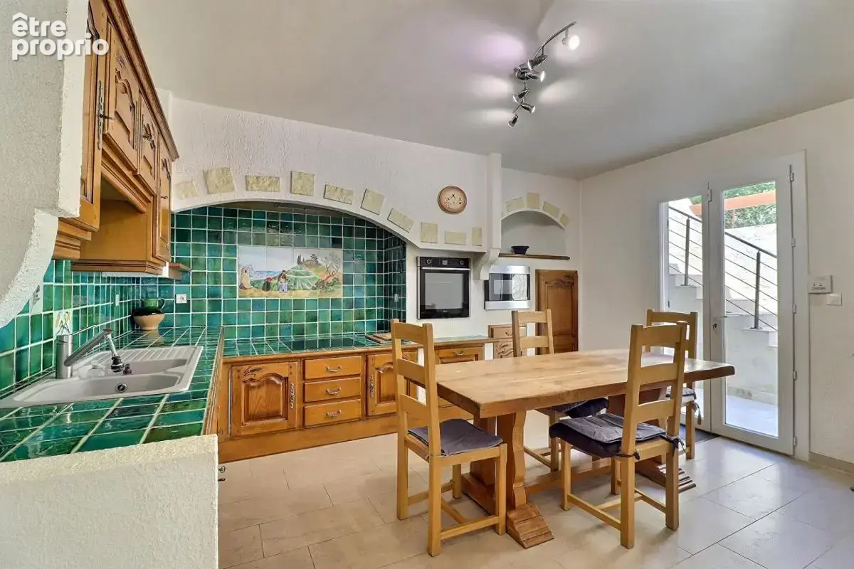 Maison Aubagne 8 pièce(s) 190 m2 avec piscine - jacuzzi sur 1200 m2 de terrain - photo 10