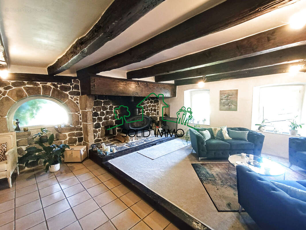 Maison traditionnelle de 194 m2 sur la commune de Meyras 07380 - photo 5