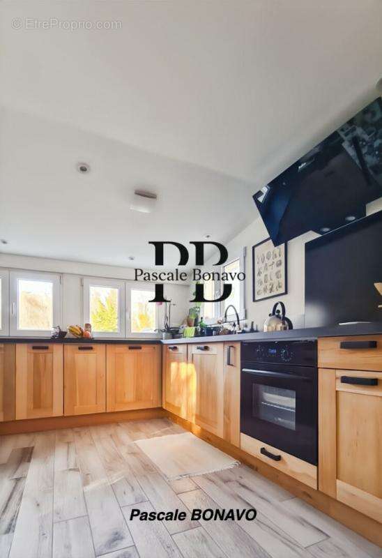 Maison à VENDAYS-MONTALIVET