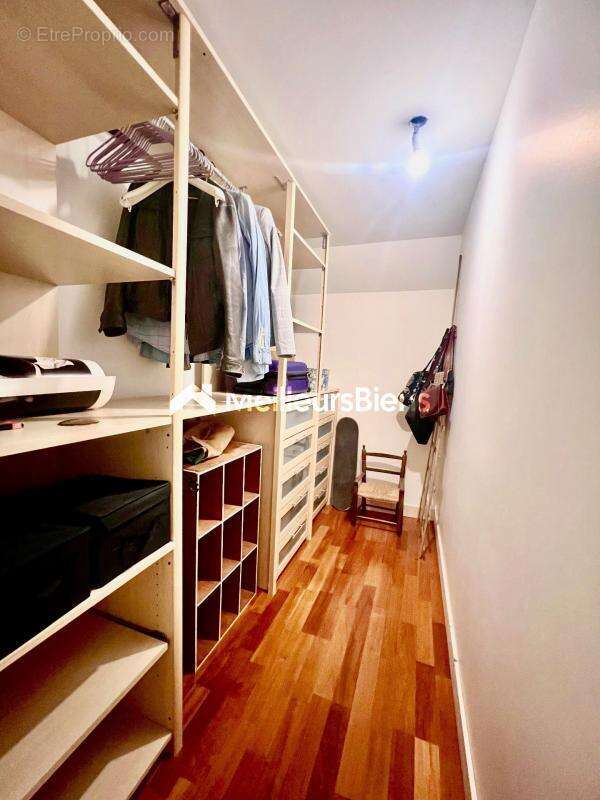 Maison à MONTJAVOULT