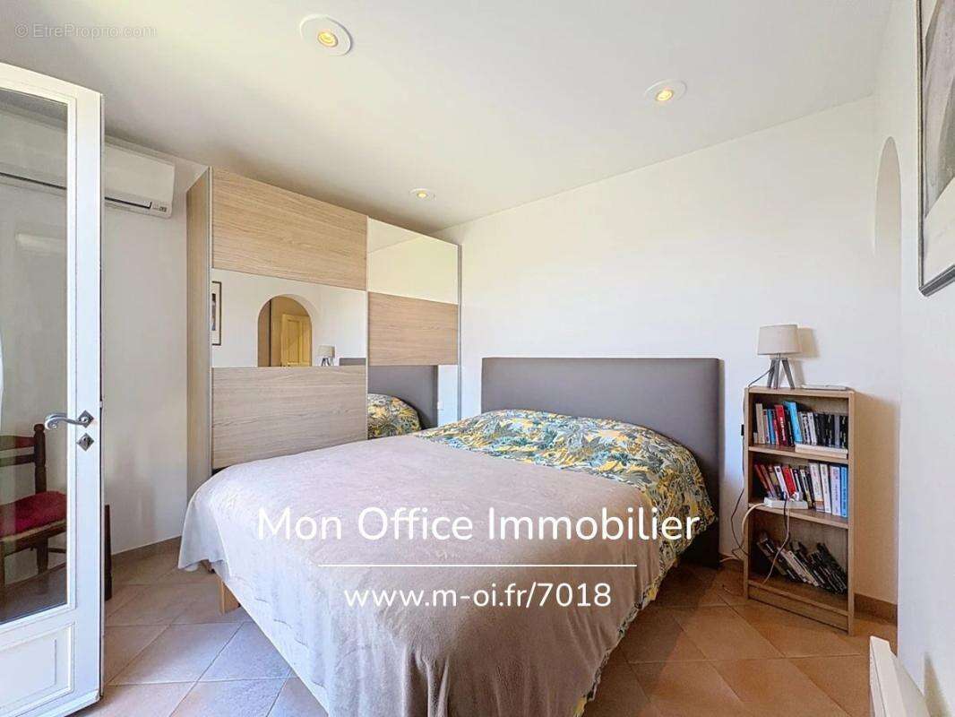 Référence : 7018-les - maison provençale avec piscinne et véranda au calme à cogolin - photo 11