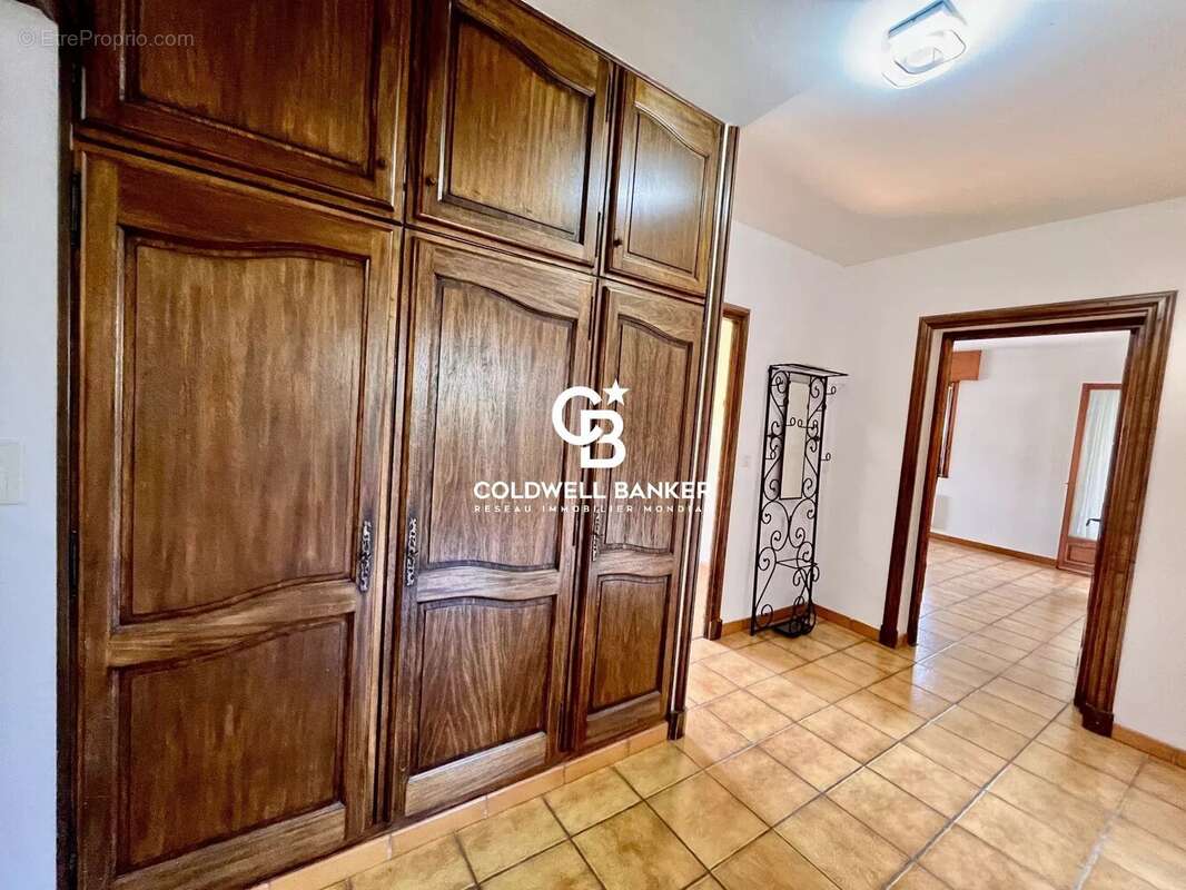 Maison de ville à vendre à Annemasse divisée en 2 appartements avec combles, sous-sol et fort potentiel locatif 74100 - photo 17