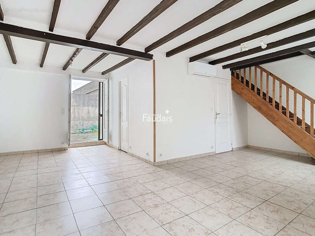 Maison 71 m² à La Haye-Du-Puits  - photo 4