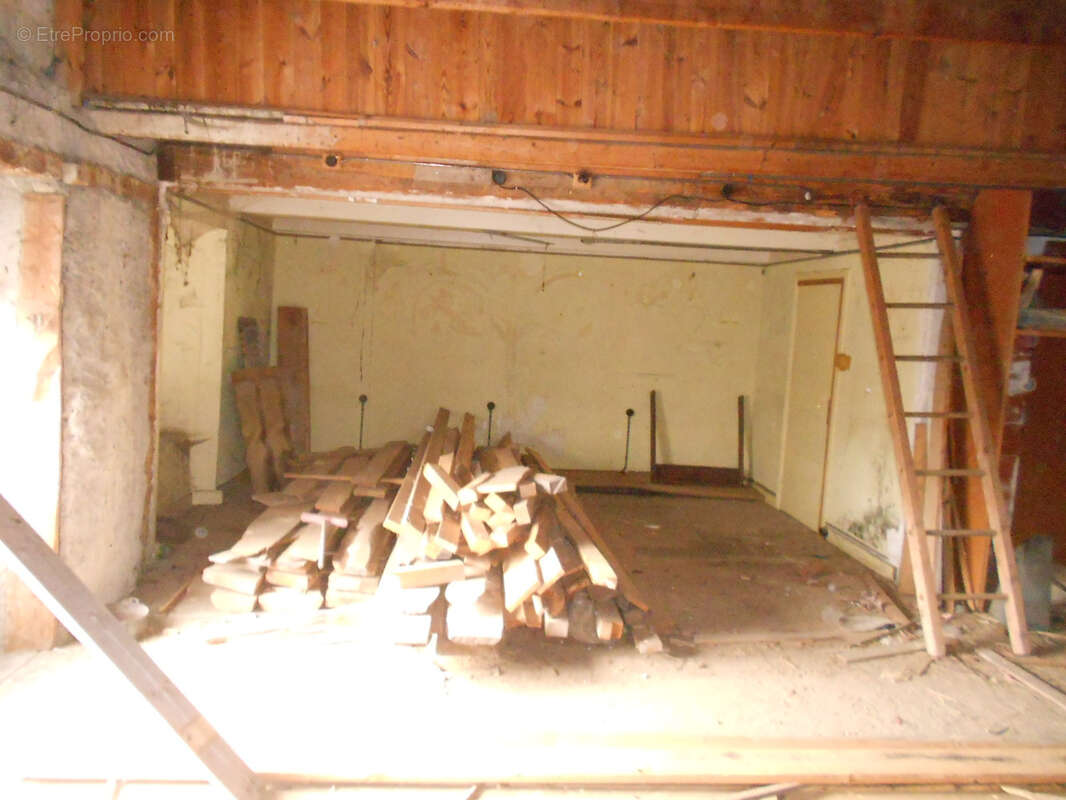 Maison à DORE-L'EGLISE