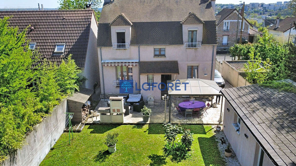 Maison à SAVIGNY-SUR-ORGE