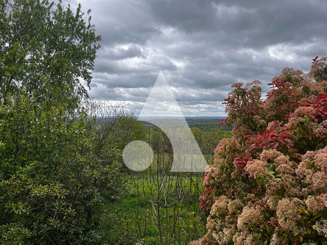 Maison à LACAPELLE-MARIVAL