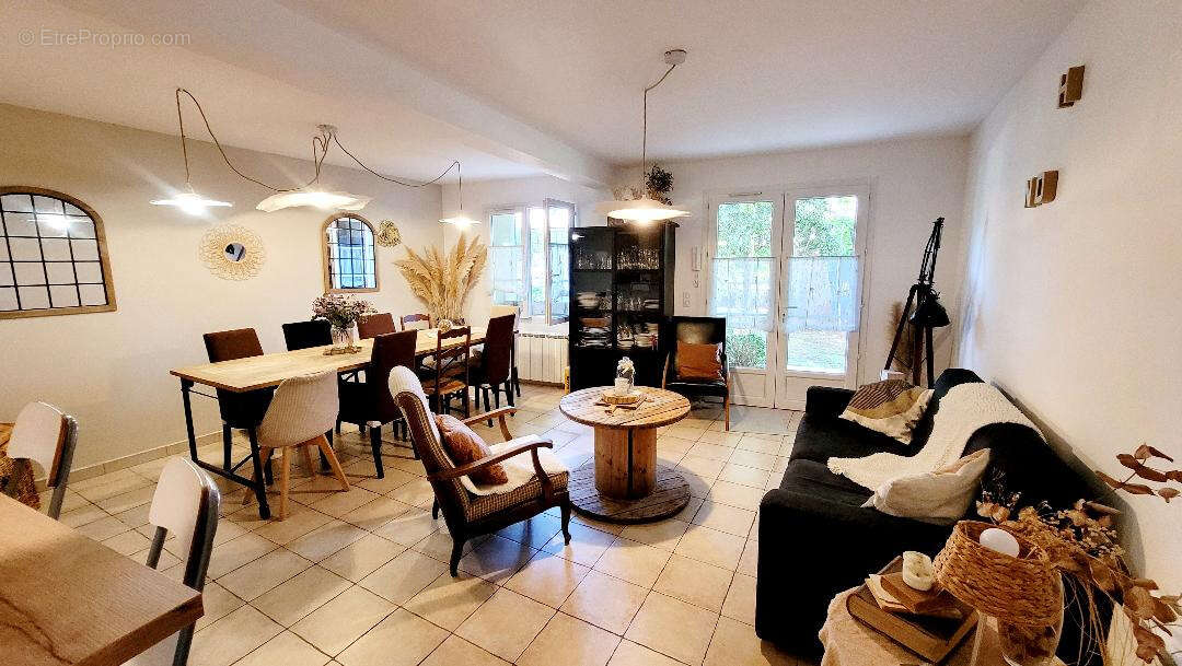 Maison à JONQUIERES